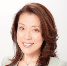 伊達 友美氏